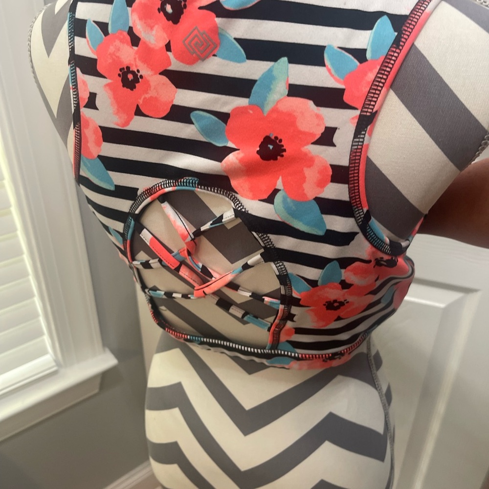 ZELOS Floral Striped Sports Bra - Black, White, Pink, Blue - Picture 6 of 13